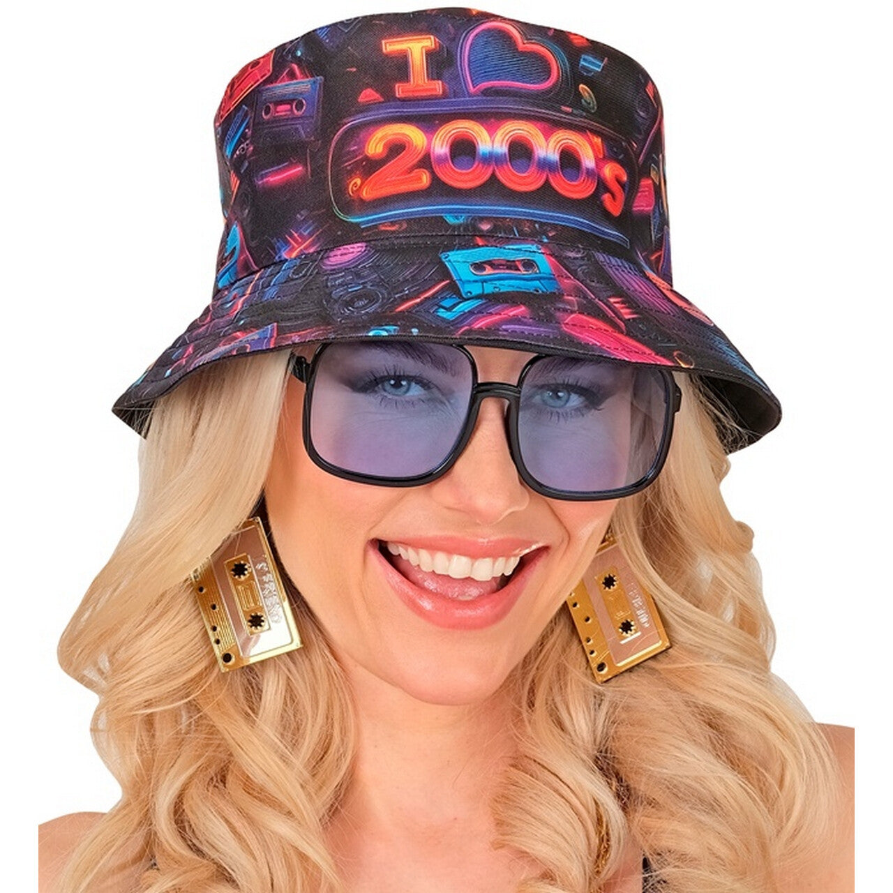 Op deze afbeelding zie je een Accessoires, van het merk Widmann. Bucket Hat I Love 2000 S