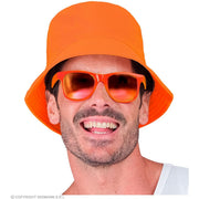 Op deze afbeelding zie je een Accessoires, van het merk Widmann. Bucket Hat Neon Oranje Pop Festival