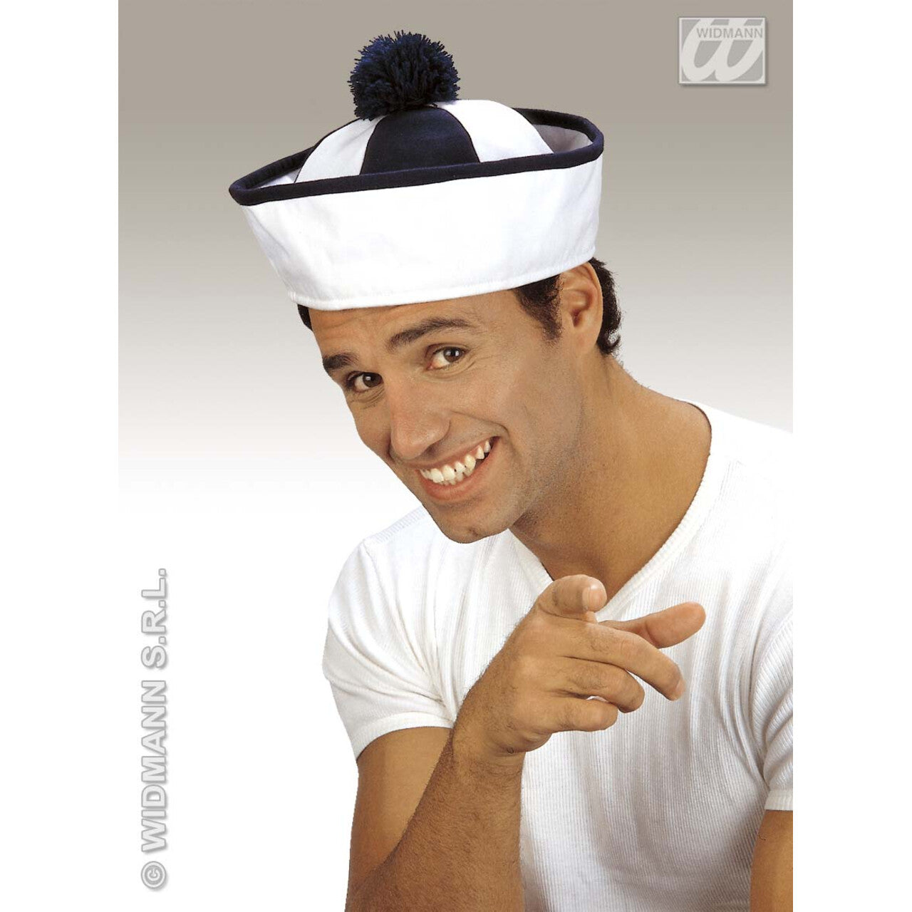 Op deze afbeelding zie je een Accessoires, van het merk Widmann. Stoffen Muts Zeeman