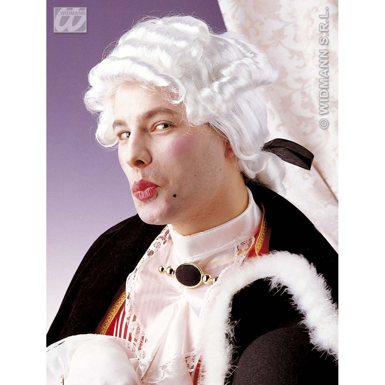 Op deze afbeelding zie je een Accessoires, van het merk Widmann. Pruik, Luxe Koloniaal, Man