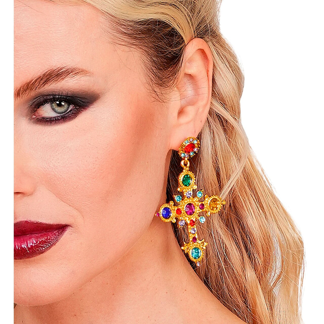 Op deze afbeelding zie je een Accessoires, van het merk Widmann. Gouden Kruis Oorbellen Met Strass