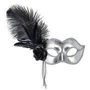 Op deze afbeelding zie je een Accessoires, van het merk Widmann. Signorina Oogmasker Venetie Zilver Met Veren