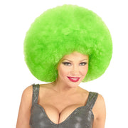 Op deze afbeelding zie je een Accessoires, van het merk Widmann. Soul Diva Pruik, Afro Extra Groot Groen