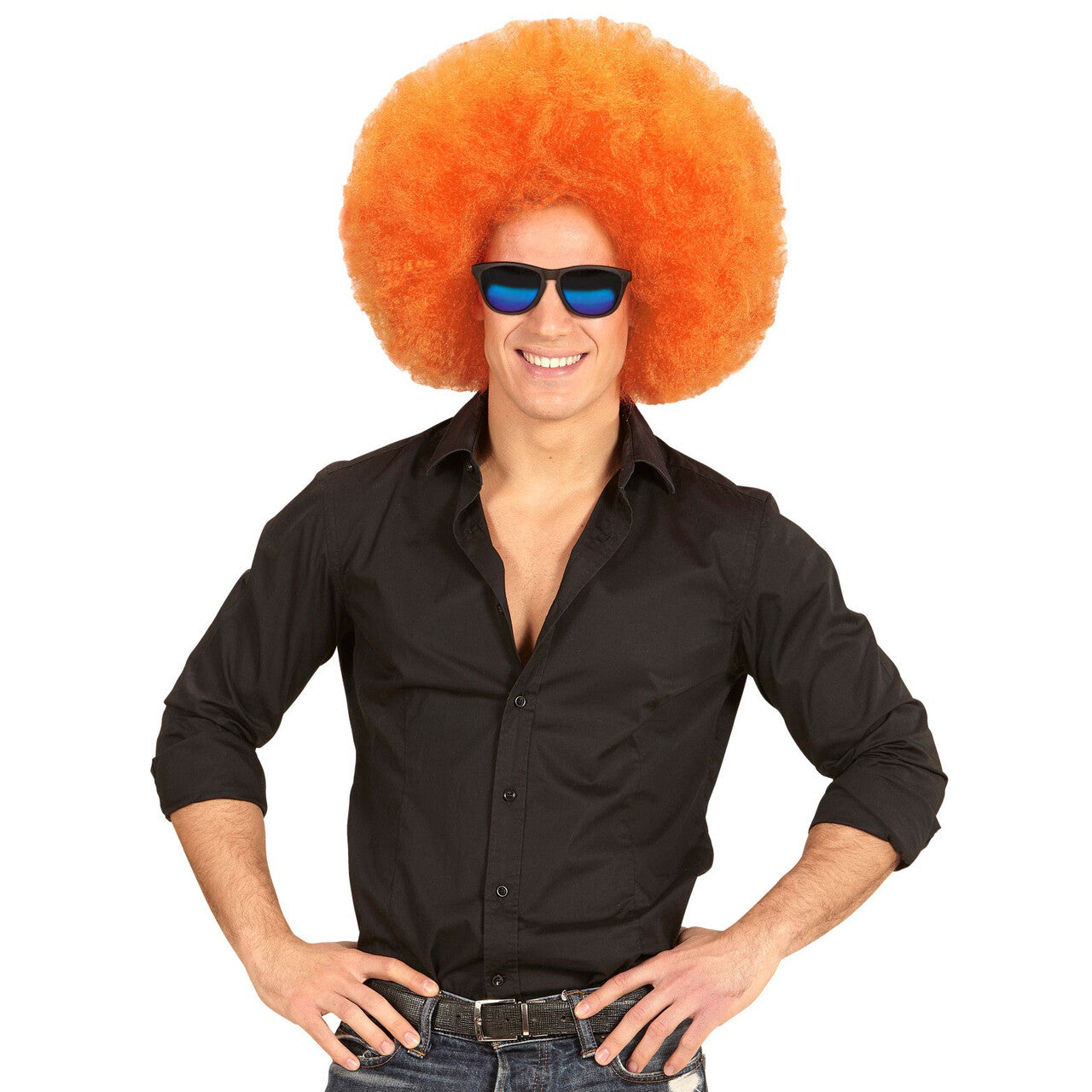 Op deze afbeelding zie je een Accessoires, van het merk Widmann. Soul Diva Pruik, Afro Extra Groot Oranje