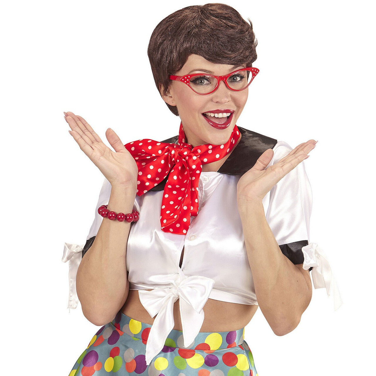 Op deze afbeelding zie je een Accessoires, van het merk Widmann. Pruik 50s Met Sjaaltje Cathy