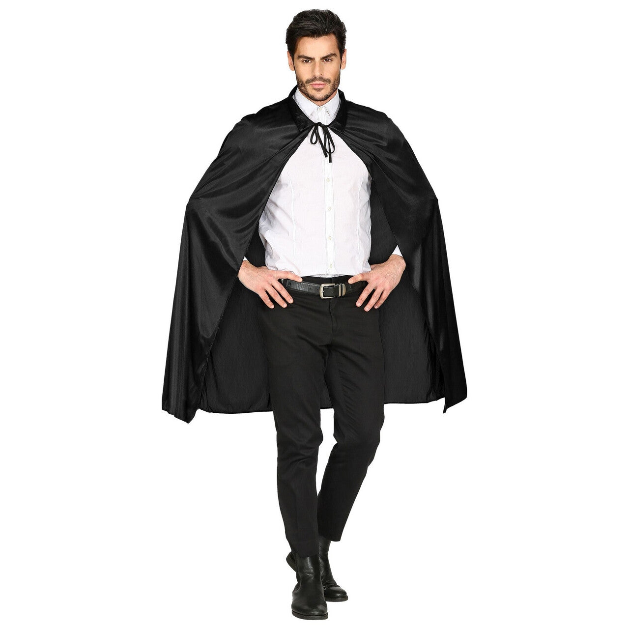 Op deze afbeelding zie je een Accessoires, van het merk Widmann. Zwarte Cape Goochelaar 110 Centimeter