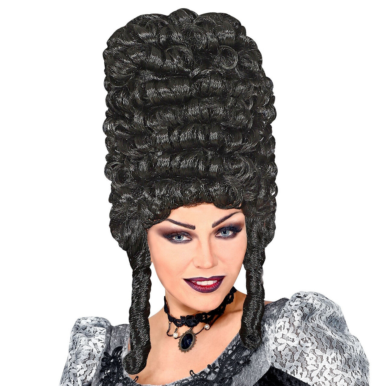 Op deze afbeelding zie je een Accessoires, van het merk Widmann. Torenhoge Gotische Pruik Franse Hof Zwart