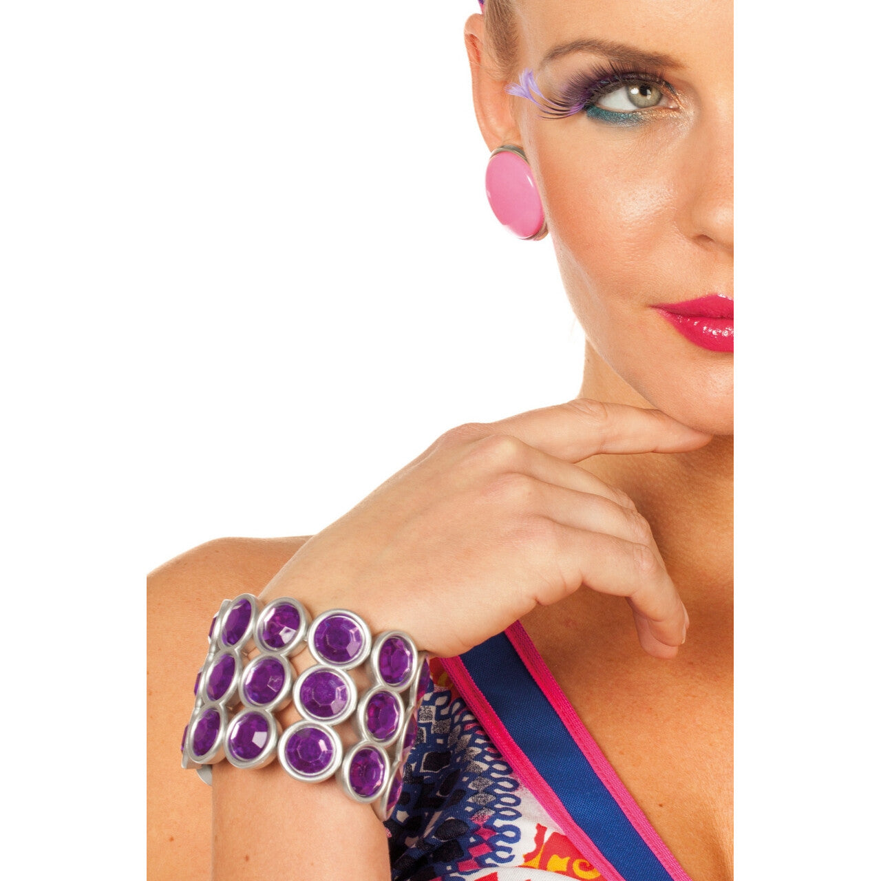 Op deze afbeelding zie je een Accessoires, van het merk Wilbers. Armband Blingbling Paars Groot