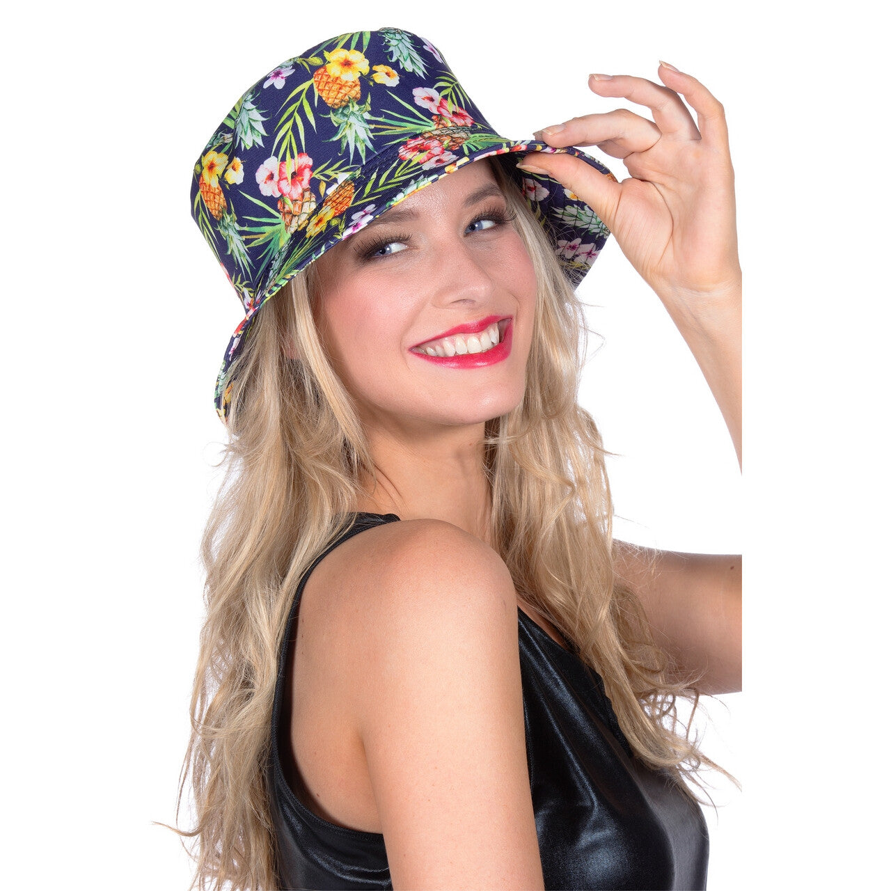 Op deze afbeelding zie je een Accessoires, van het merk Wilbers. Vissershoedje Tropische Ananas